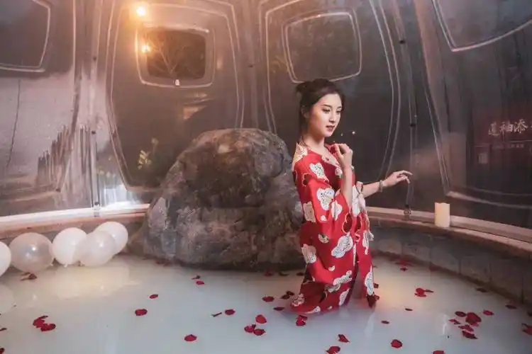 地?zé)釡厝t(yī)養(yǎng)行業(yè)賦能新質(zhì)生產(chǎn)力發(fā)展-地?zé)衢_(kāi)發(fā)利用-地大熱能 地?zé)釡厝t(yī)養(yǎng)行業(yè)賦能新質(zhì)生產(chǎn)力發(fā)展-地?zé)衢_(kāi)發(fā)利用-地大熱能